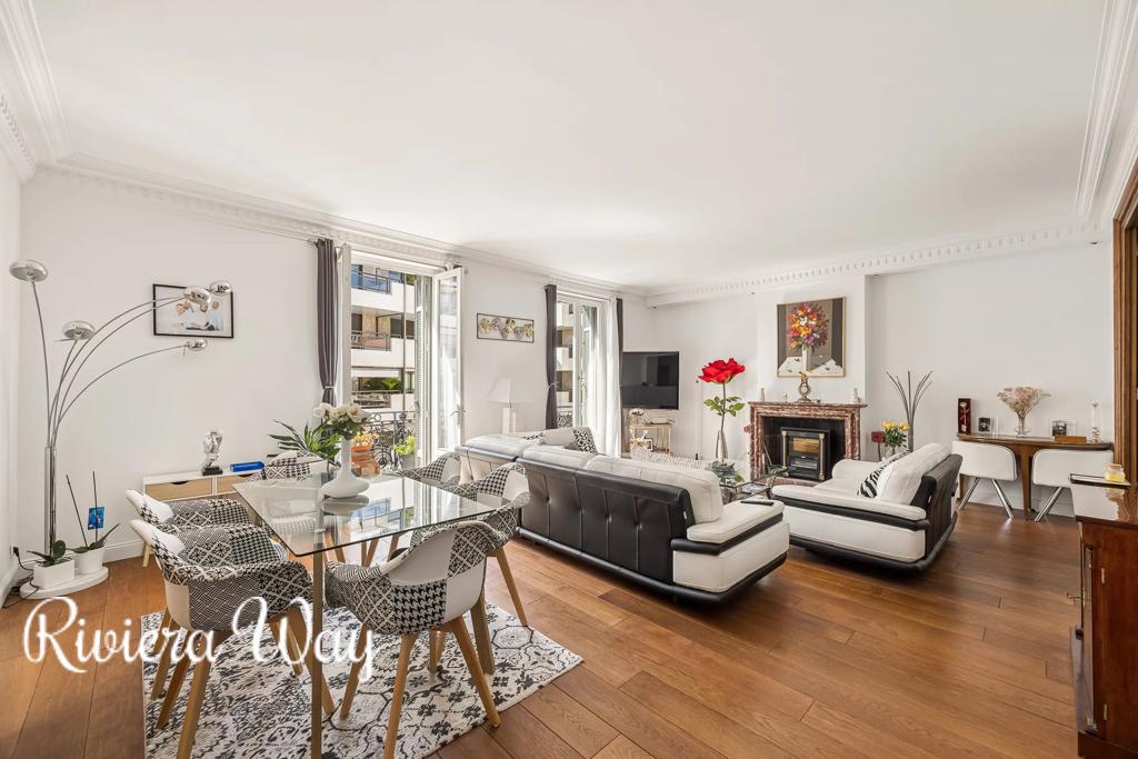 3 room apartment in Cannes, photo #2, listing #106452360