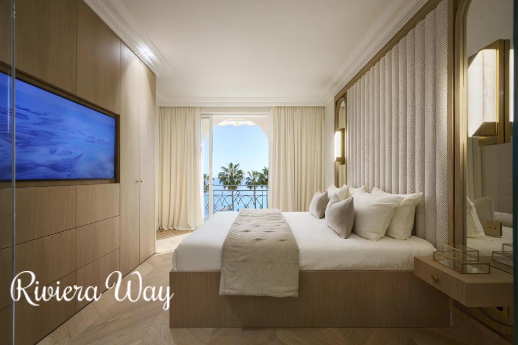4 room apartment in Cannes, photo #2, listing #103452762
