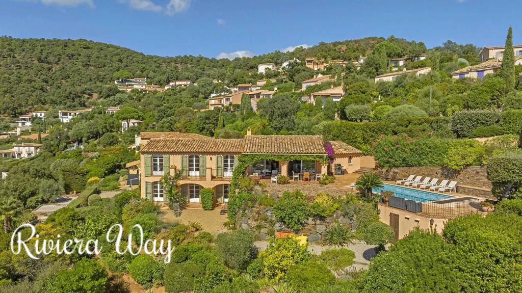 8 room villa in La Croix-Valmer, photo #5, listing #104300112
