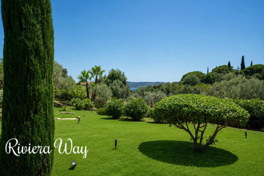 8 room villa in Grimaud, photo #2, listing #106609062