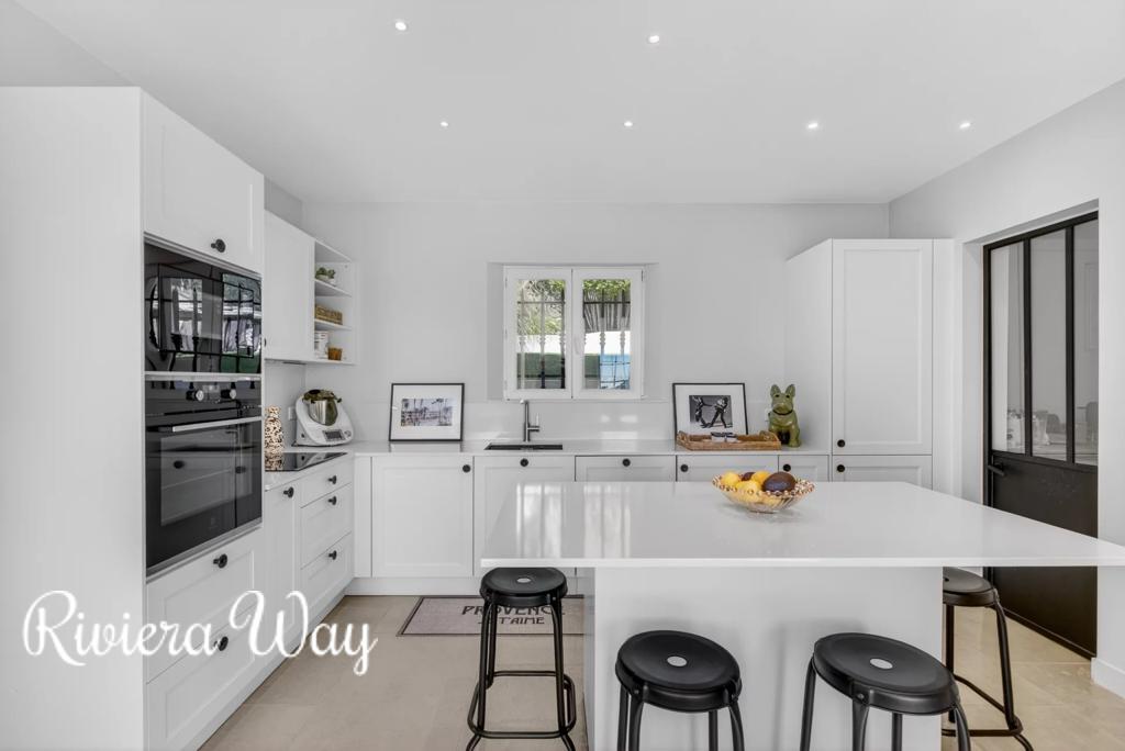 Villa in Mougins, photo #8, listing #105860454