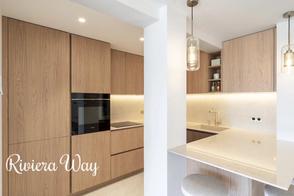 4 room apartment in Cannes, photo #9, listing #107086812