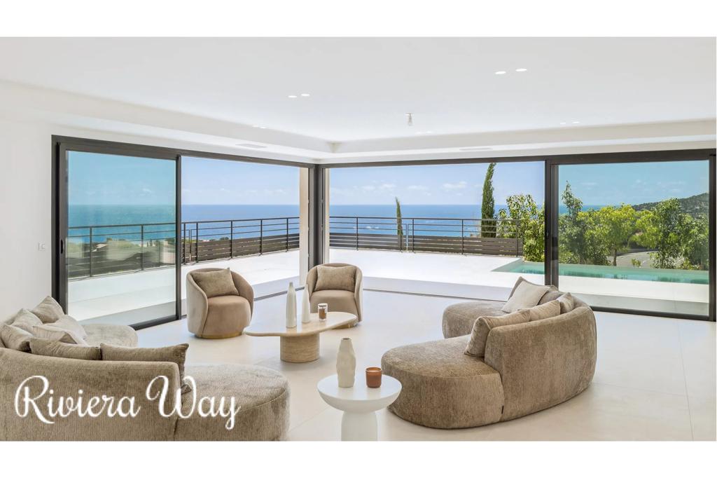 Villa in Roquebrune-sur-Argens, photo #7, listing #104480040