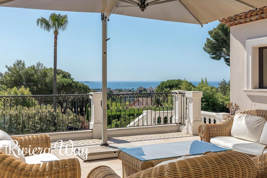 8 room villa in Cannes, photo #1, listing #91202538