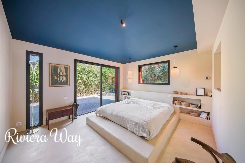 11 room villa in Toulon, photo #8, listing #105959448