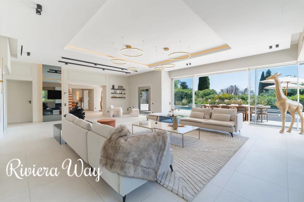 8 room villa in Mougins, photo #4, listing #106401834