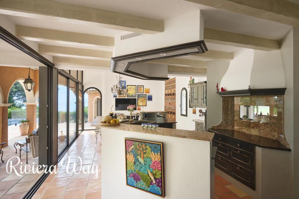 10 room villa in Cannes, photo #7, listing #105737940