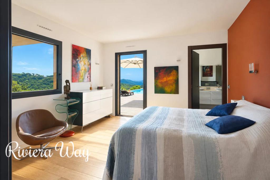 10 room villa in La Croix-Valmer, photo #7, listing #102842418