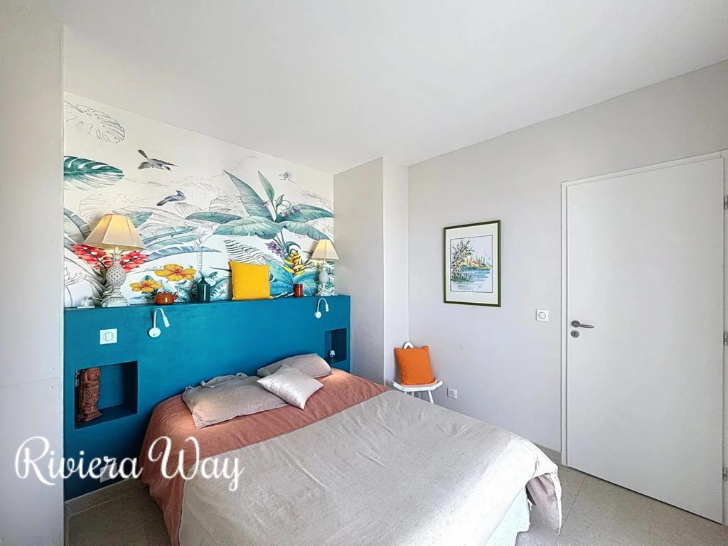 4 room apartment in Antibes, photo #10, listing #103166574