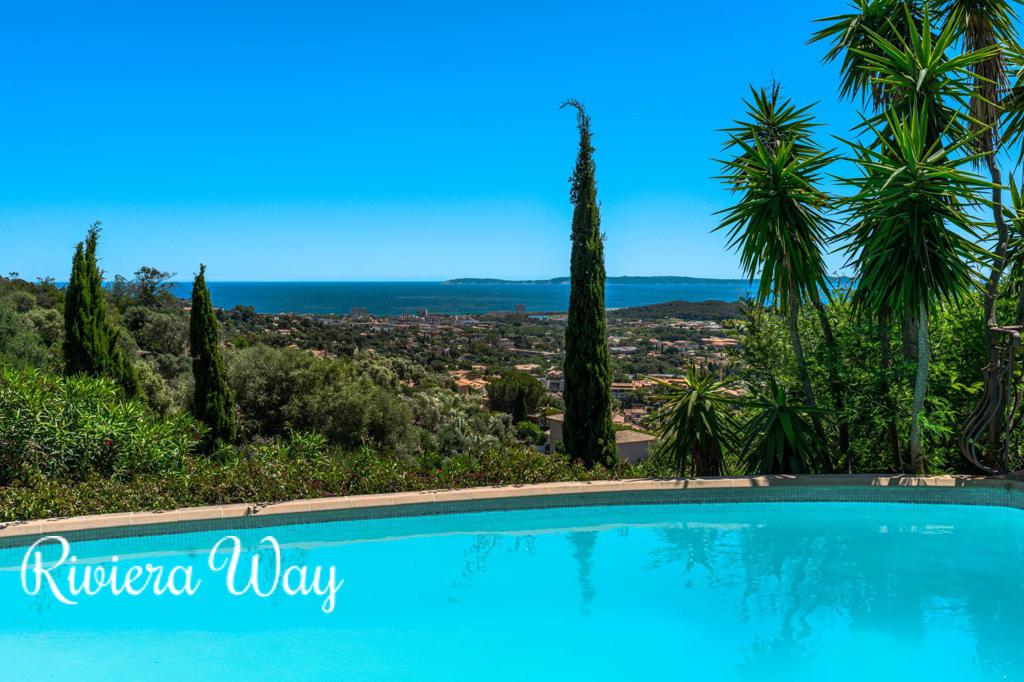 5 room villa in Bormes-les-Mimosas, photo #1, listing #106444044