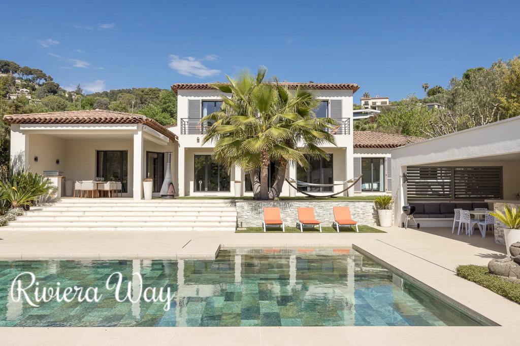 9 room villa in Saint-Paul-de-Vence, photo #1, listing #106093386