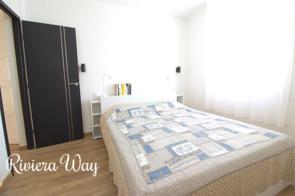 2 room apartment in Cannes, photo #10, listing #105354186