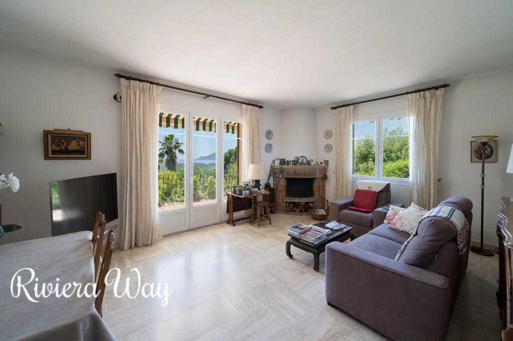 4 room villa in Cannes, photo #6, listing #106371216