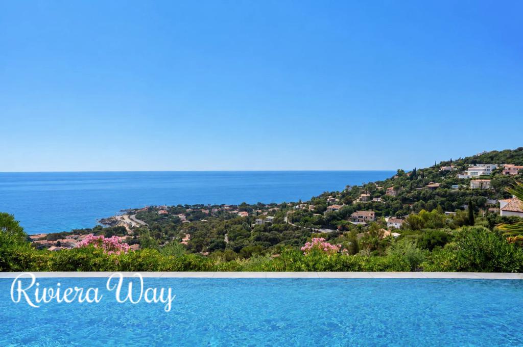 5 room villa in Roquebrune-sur-Argens, photo #4, listing #106557276
