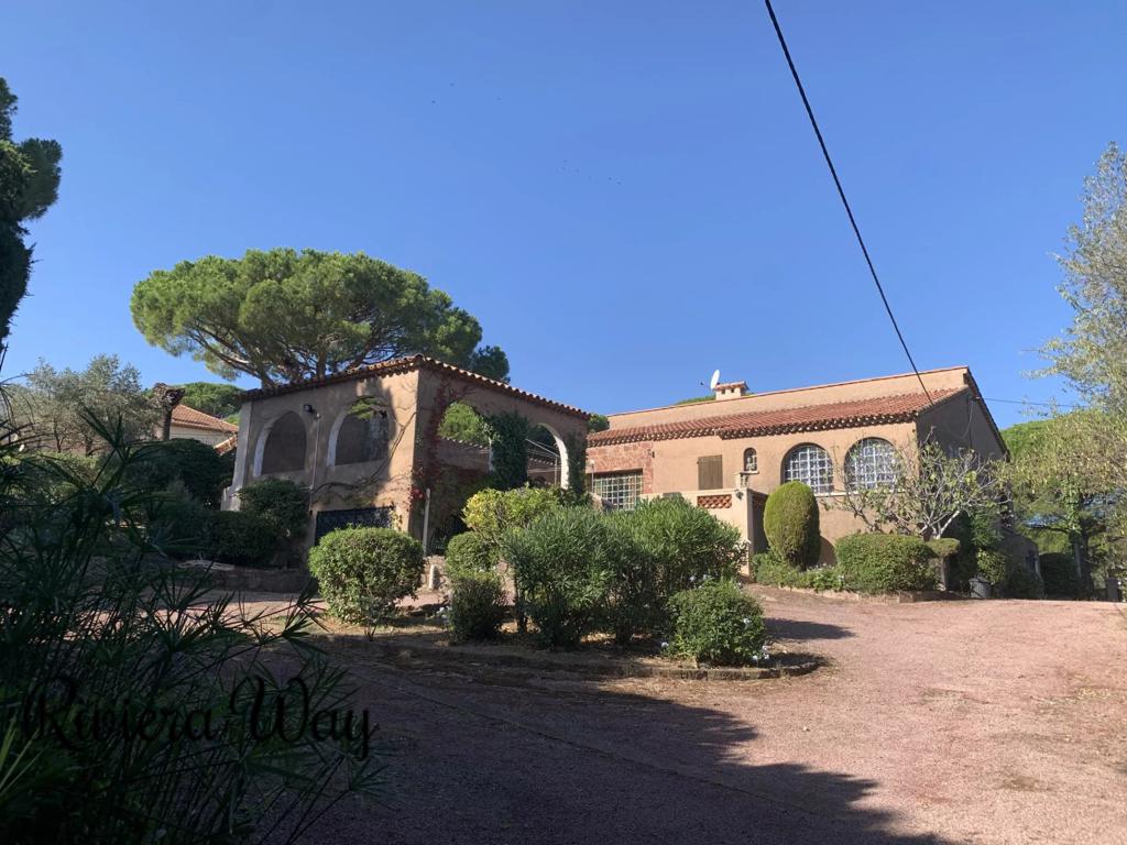 Villa in Sainte-Maxime, photo #2, listing #104479956