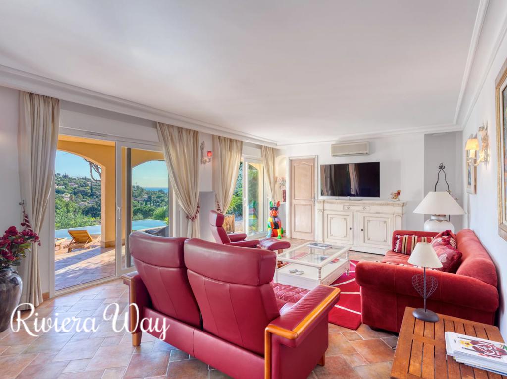 7 room villa in Cavalaire-sur-Mer, photo #6, listing #97711824