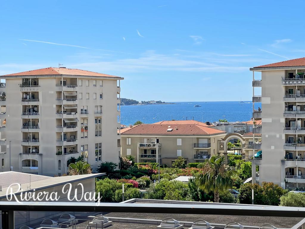 4 room new home in Antibes, photo #3, listing #106178058