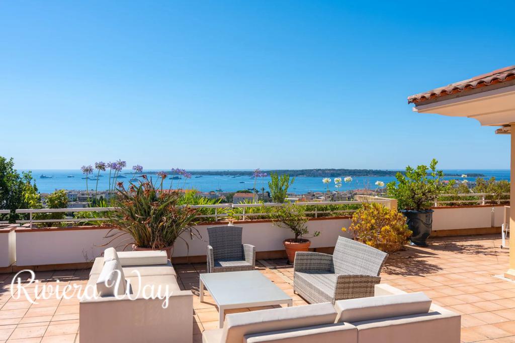 4 room apartment in Cannes, photo #4, listing #106239756