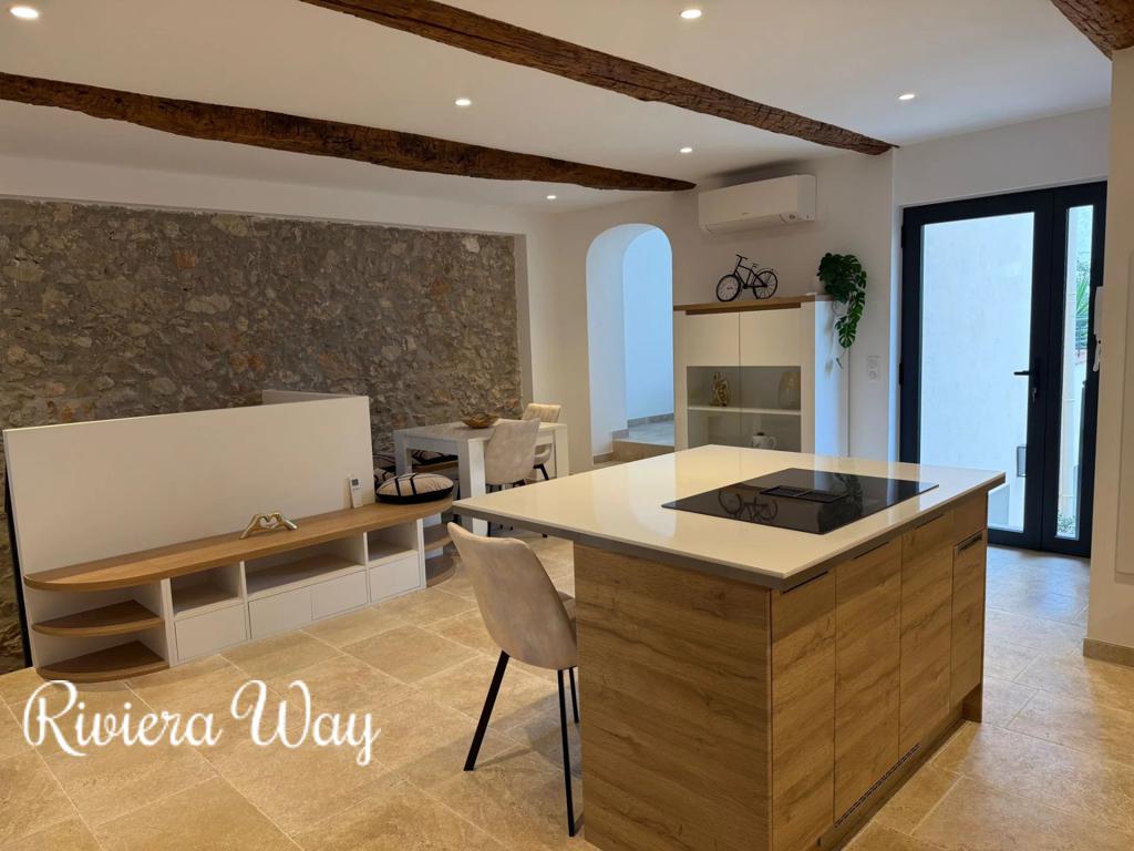 5 room apartment in Antibes, photo #3, listing #104262942