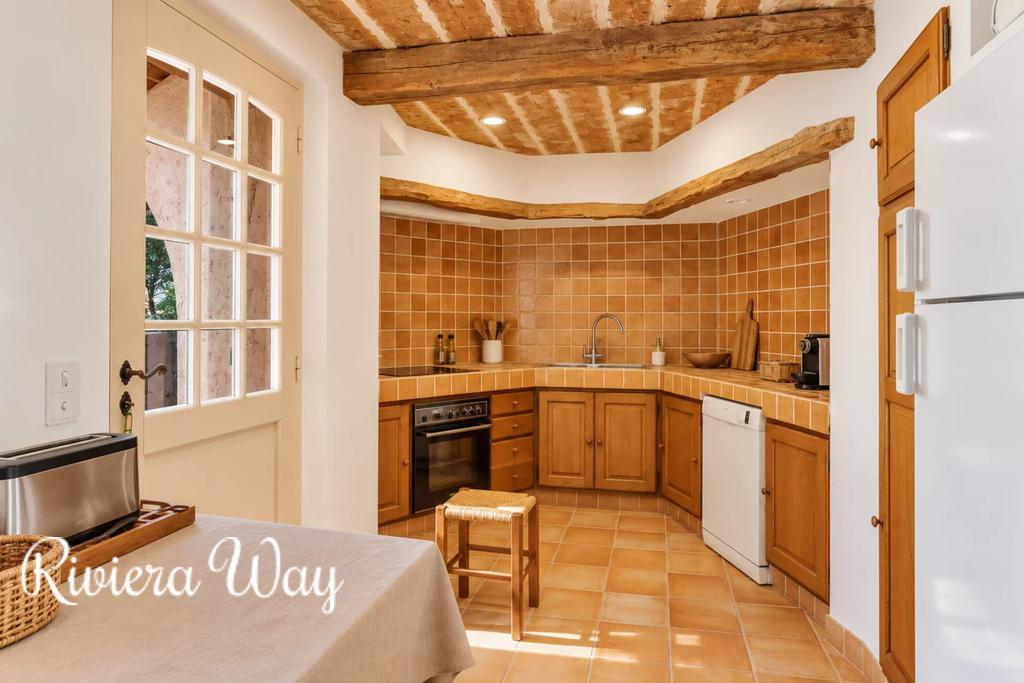 8 room villa in Rayol-Canadel-sur-Mer, photo #9, listing #107202984