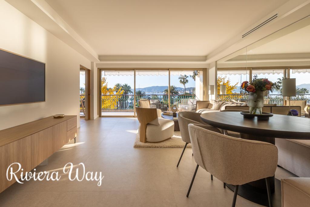 4 room apartment in Cannes, photo #9, listing #92561952