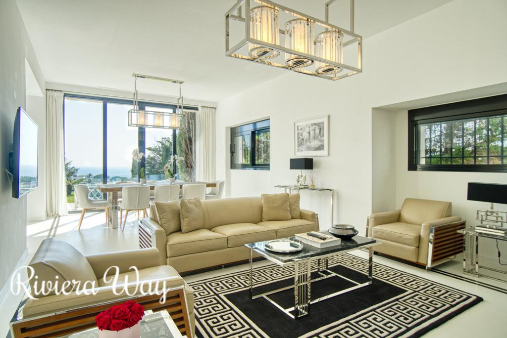 12 room villa in Cannes, photo #8, listing #84359562