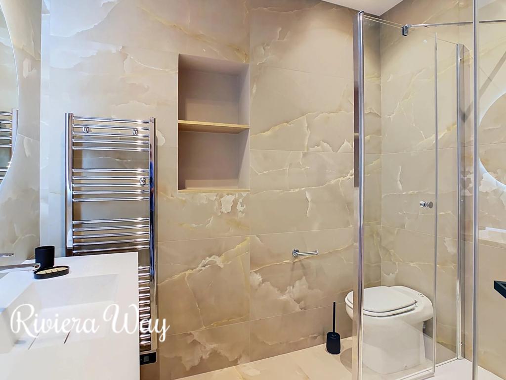 4 room apartment in Cannes, photo #7, listing #106594782