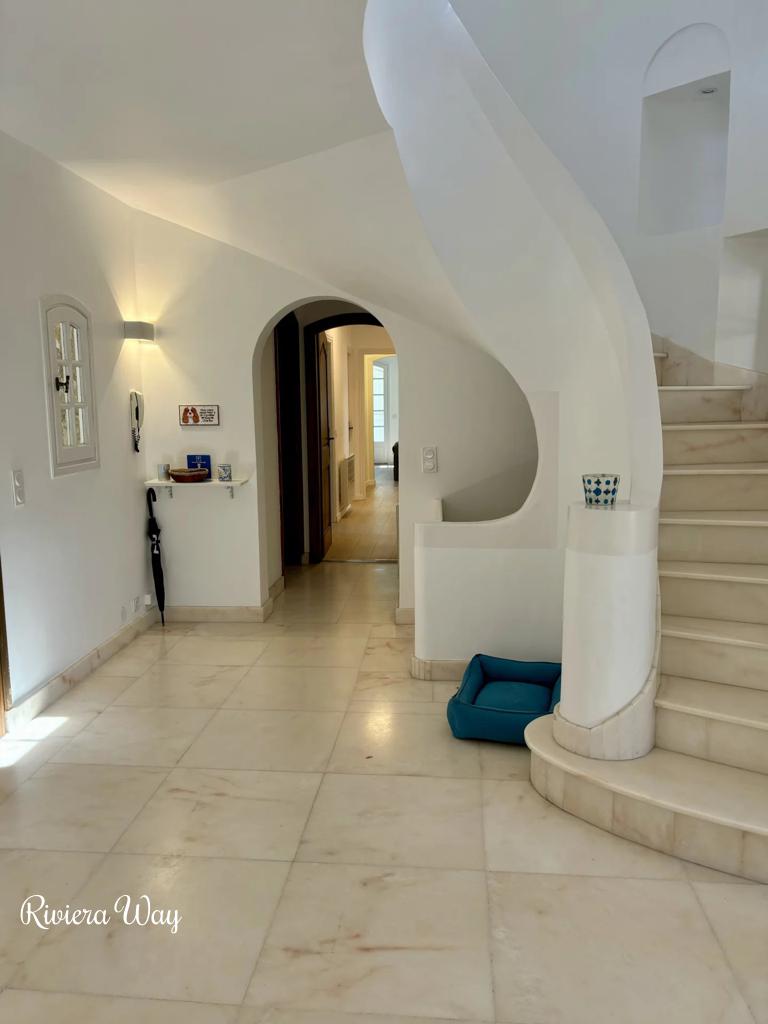 6 room villa in Mougins, photo #8, listing #100230060