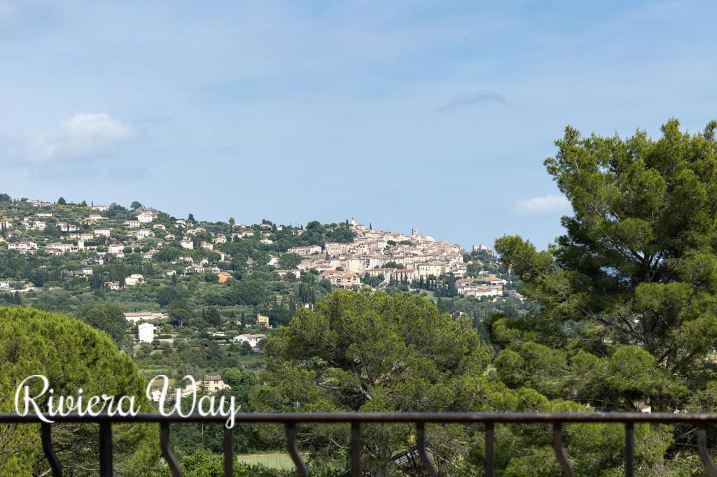 6 room villa in Fayence, photo #2, listing #103616982