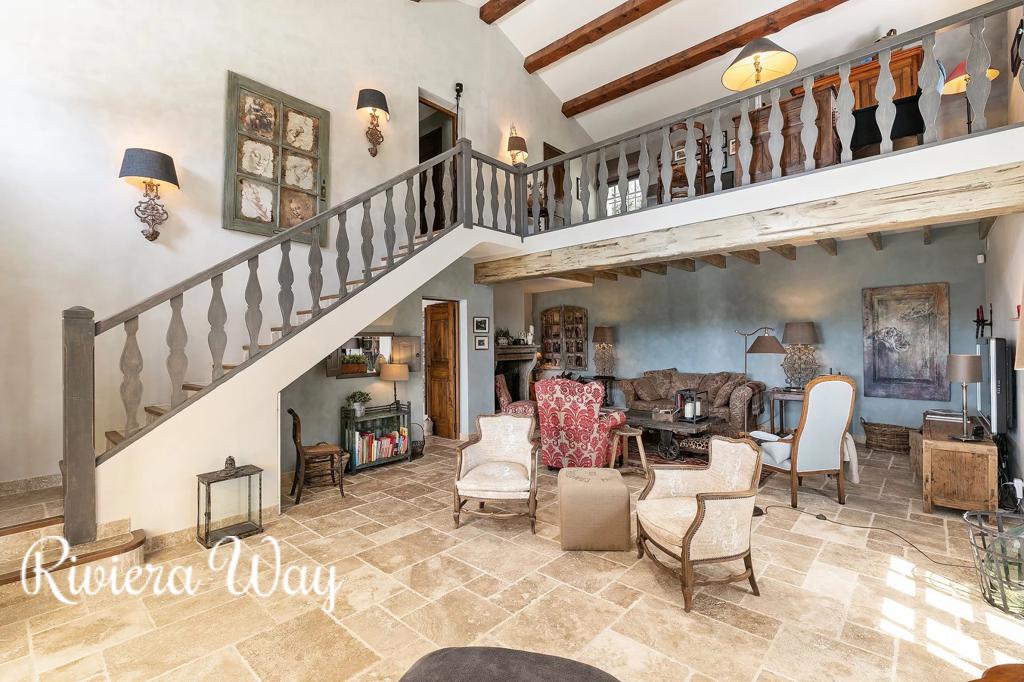 6 room villa in Grasse, photo #3, listing #102971022