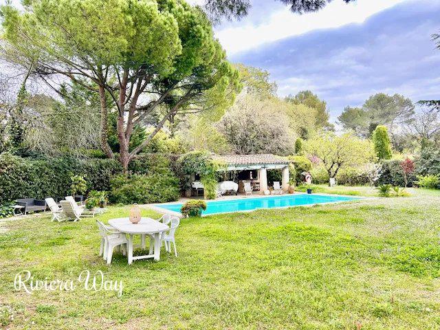 8 room villa in Mougins, photo #5, listing #102817260