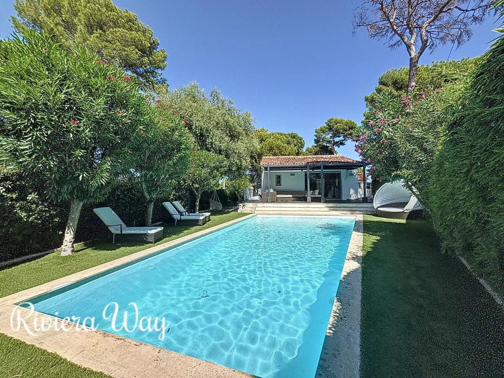 6 room villa in Cap d'Antibes, photo #8, listing #100333884