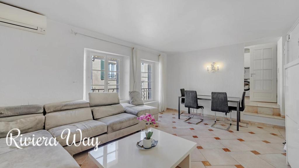 5 room apartment in Saint-Tropez, 68 m², photo #6, listing #104116026