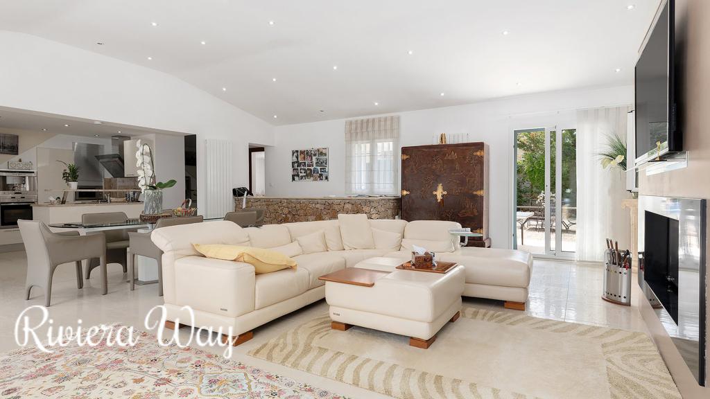 10 room villa in Antibes, photo #6, listing #78916950
