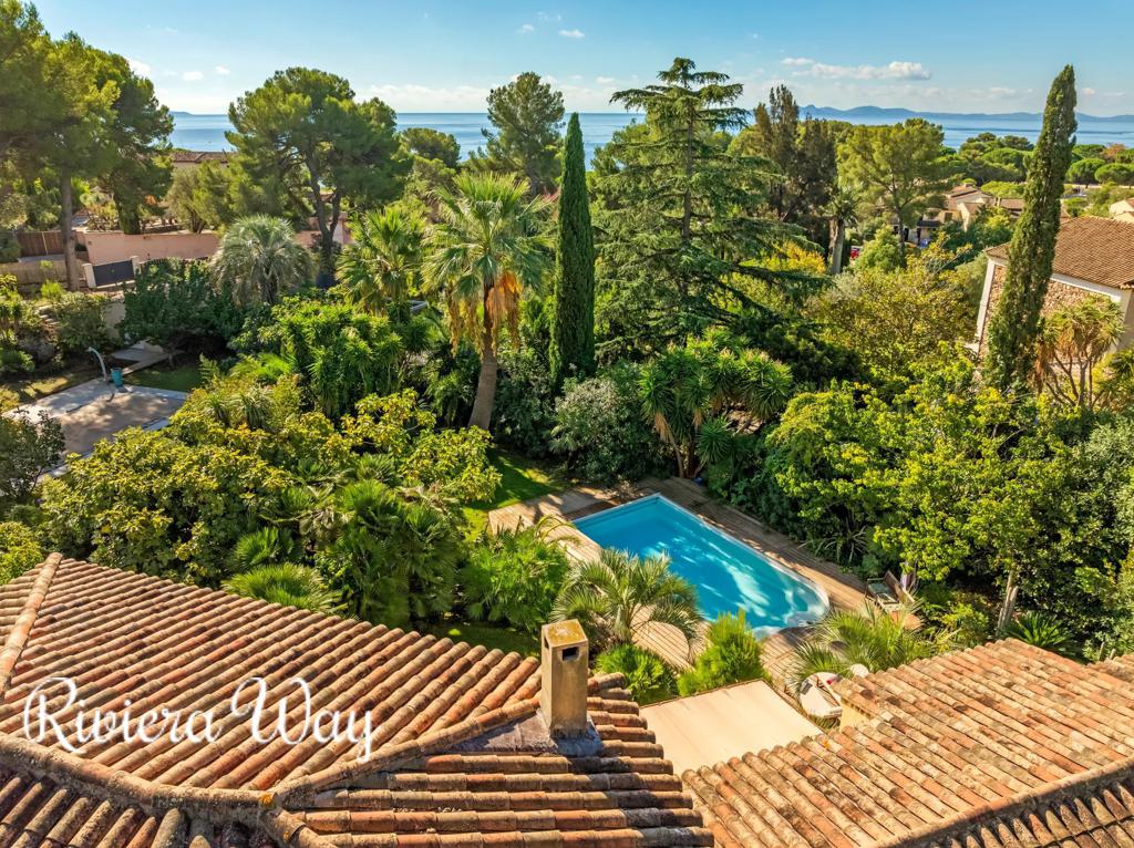 8 room villa in La Londe-les-Maures, photo #2, listing #105707994