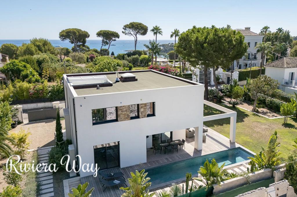 7 room villa in Cap d'Antibes, photo #3, listing #103755792
