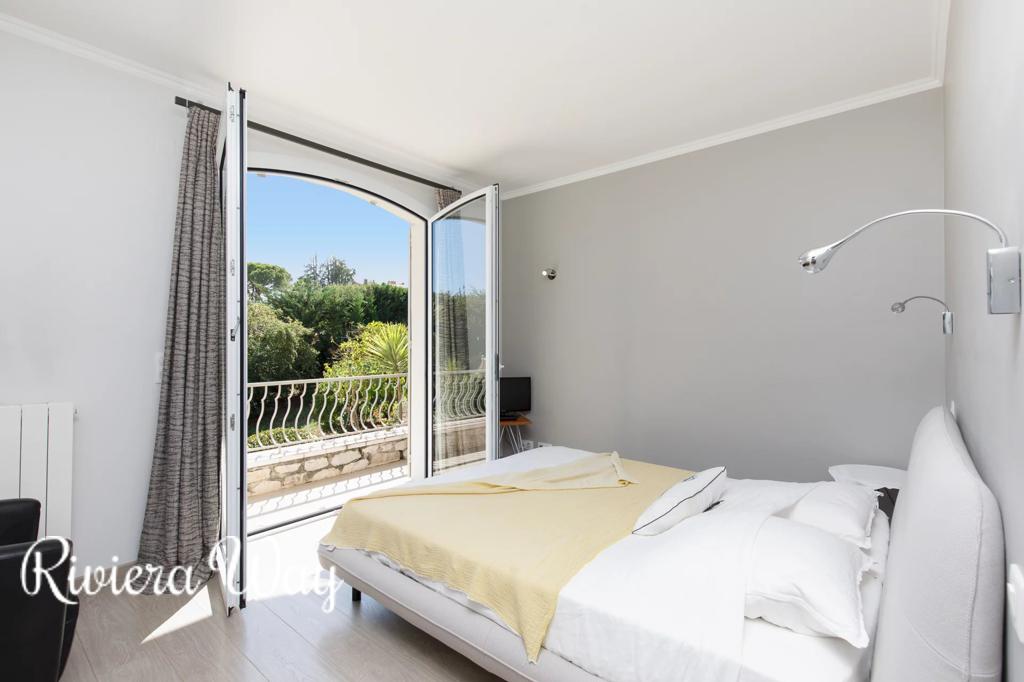 6 room villa in La Roquette-sur-Siagne, photo #8, listing #105351372