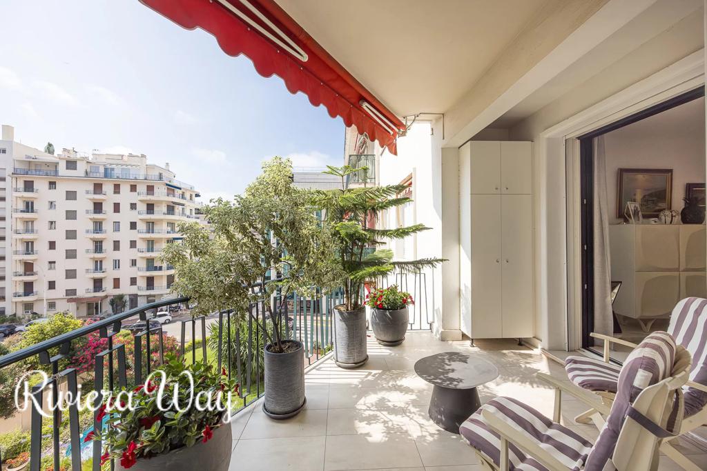 4 room apartment in Cannes, photo #7, listing #103386990