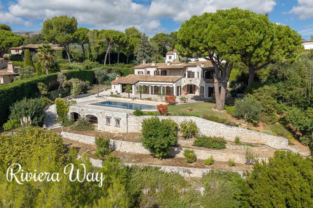 7 room villa in Saint-Paul-de-Vence, photo #3, listing #104355552