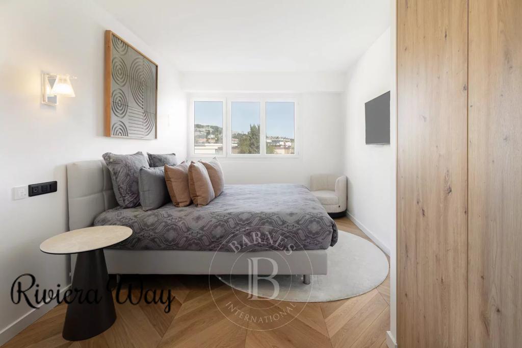 4 room apartment in Cannes, photo #8, listing #99309126