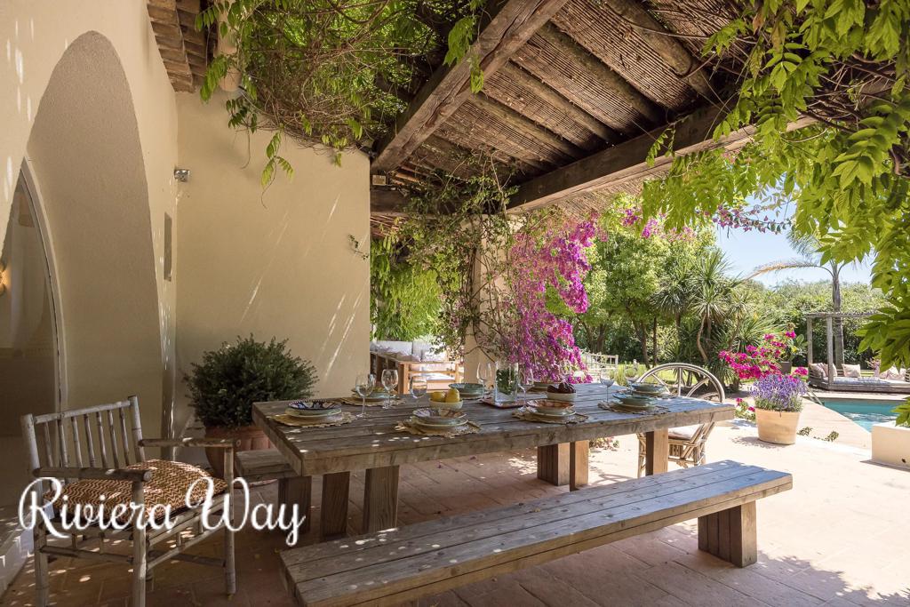 7 room villa in Saint-Paul-de-Vence, photo #1, listing #103169220
