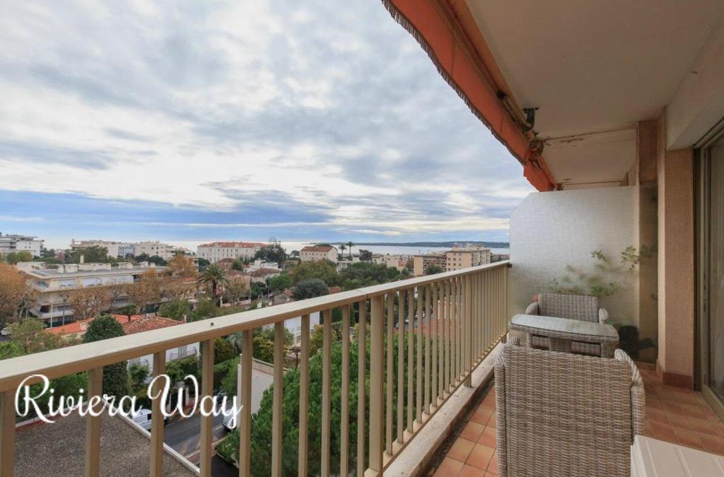 1 room apartment in Cannes, 32 m², photo #1, listing #101602116