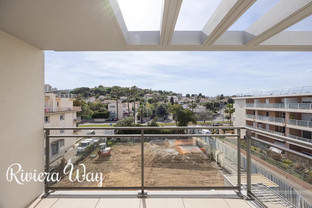 4 room new home in Antibes, photo #7, listing #106015812