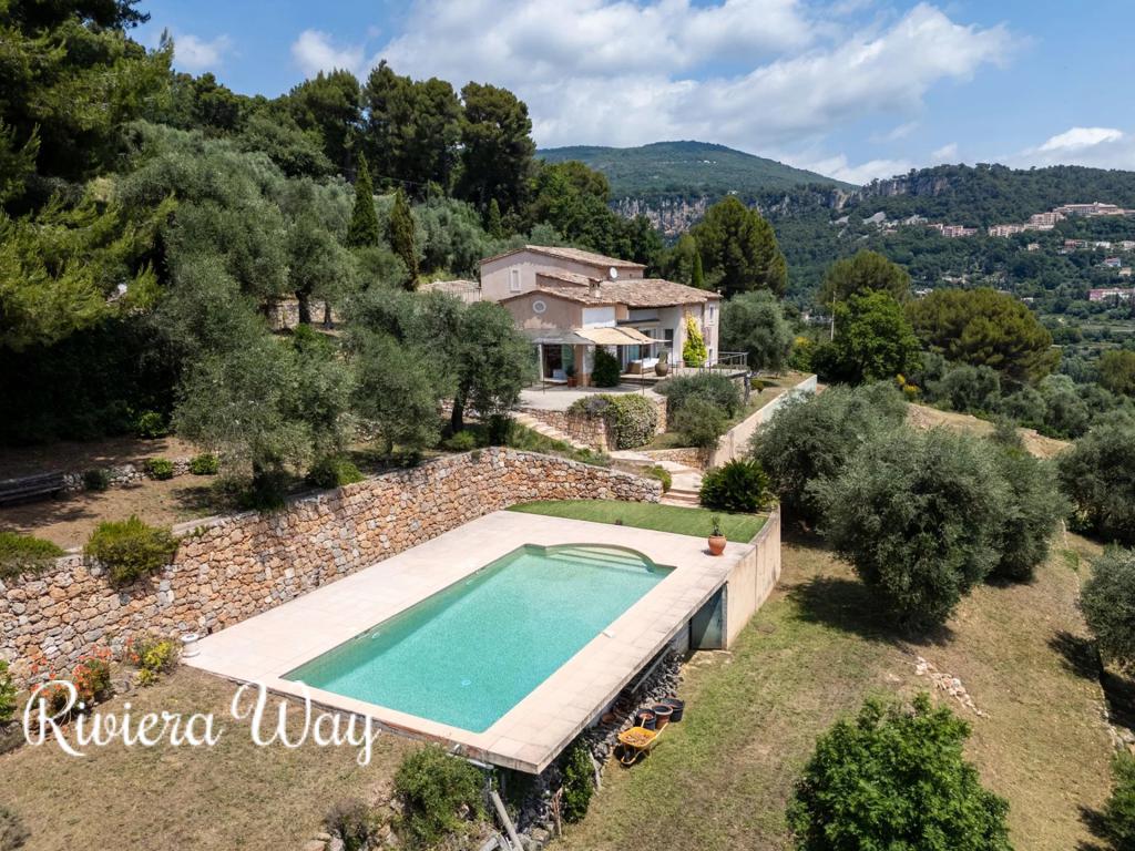 6 room villa in Grasse, photo #1, listing #106454922