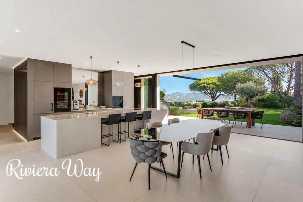 7 room villa in Sainte-Maxime, photo #8, listing #107086266