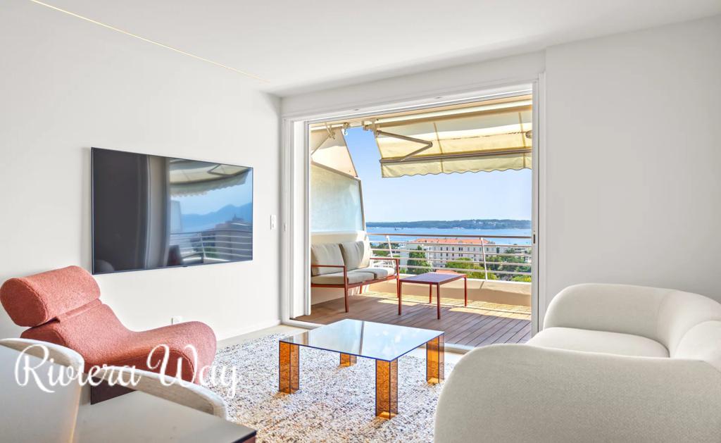 4 room apartment in Cannes, photo #4, listing #106122366