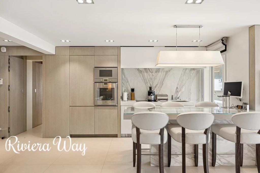 6 room apartment in Cannes, photo #6, listing #106247904