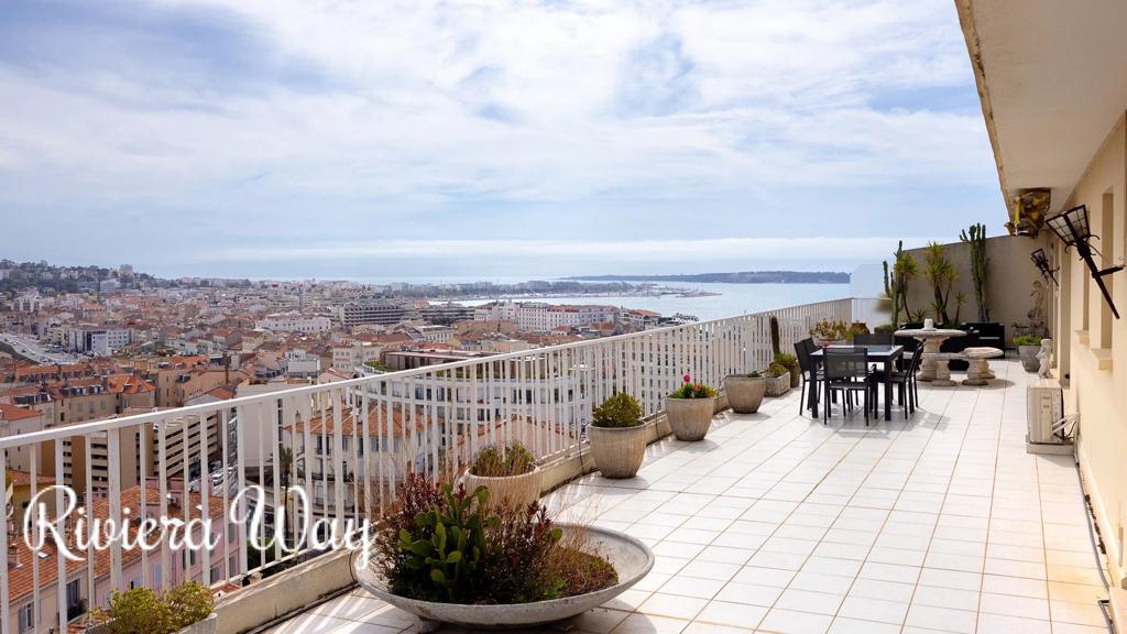 4 room apartment in Cannes, photo #5, listing #99430002