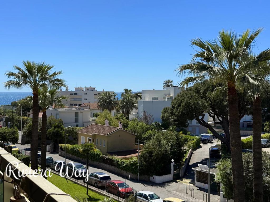3 room apartment in Golf Juan, photo #10, listing #104342532