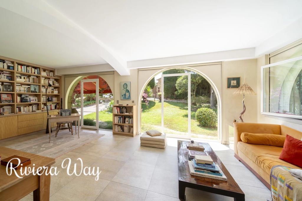 7 room villa in Le Cannet, photo #8, listing #103435668